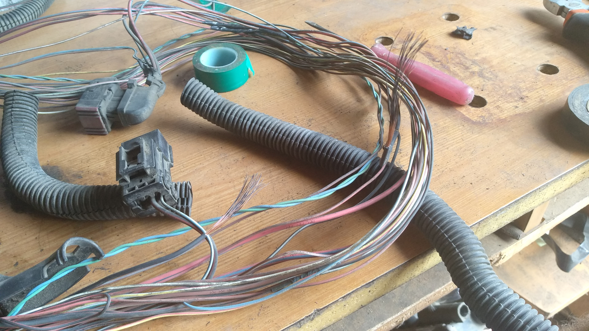 Изоляция моторной косы. Изоляция моторной косы. Ремонт косы. Починить косу. Электрический разъем в моторной косе.