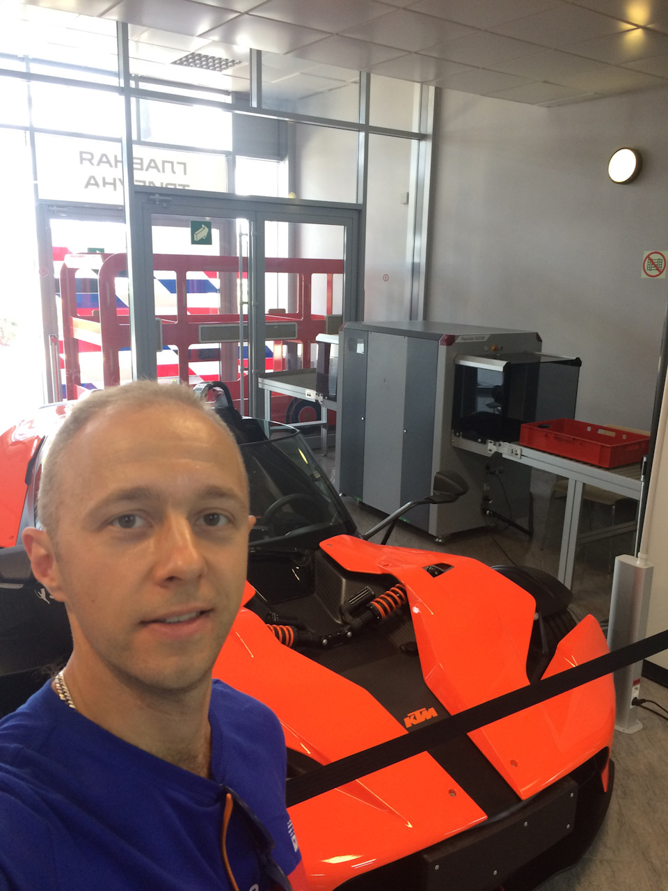 Сочиавтодром музей — Lada Ларгус, 1,6 л, 2015 года | фотография | DRIVE2