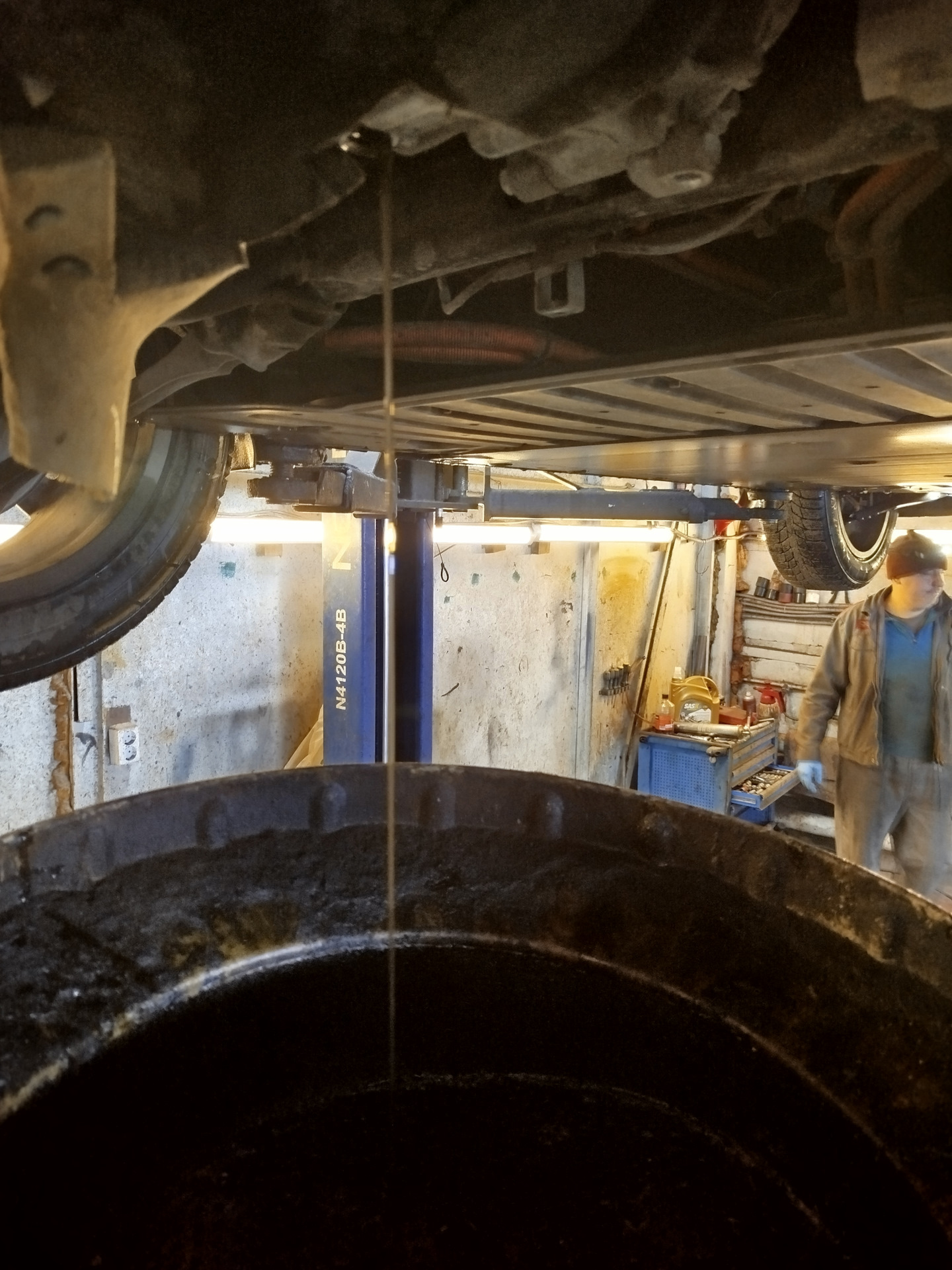 Задний редуктор середина слива… — Zeekr X