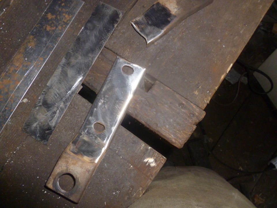 2 — Lada 2120 Надежда