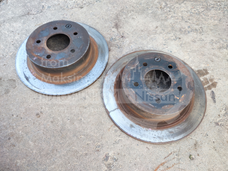Оригинальные задние тормозные диски Nissan на Nissan Juke (1G), Nissan ...