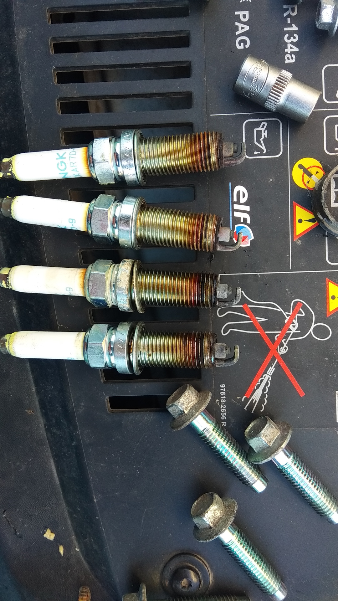 рено логан 2 замена свечей зажигания