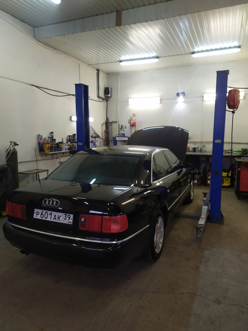 Масло ДВС, фильтра — Audi A8 (D2), 2,8 л, 2000 года | плановое ТО | DRIVE2