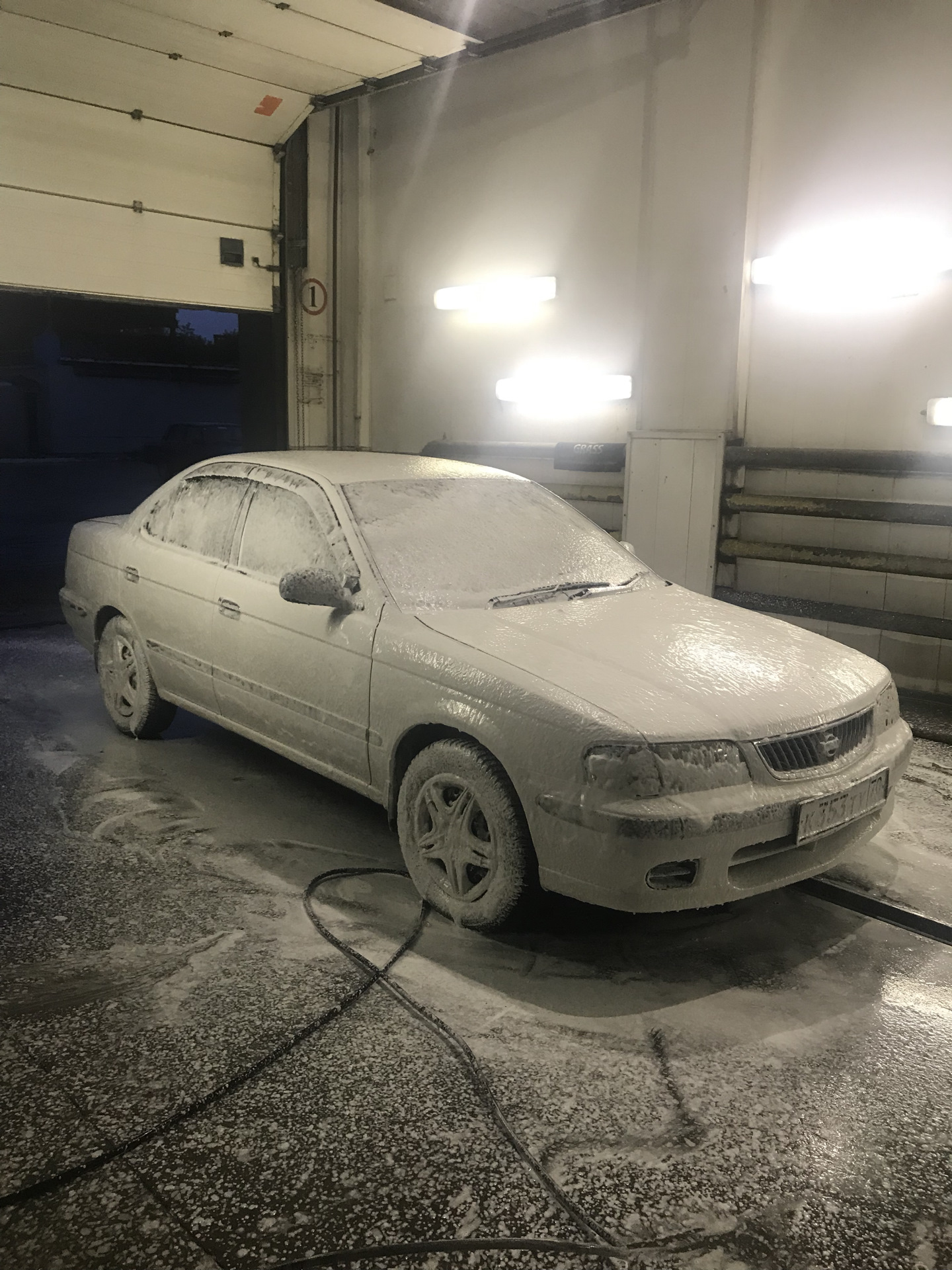 Купаемся 😊 — Nissan Sunny (B15), 1,5 л, 2000 года | мойка | DRIVE2