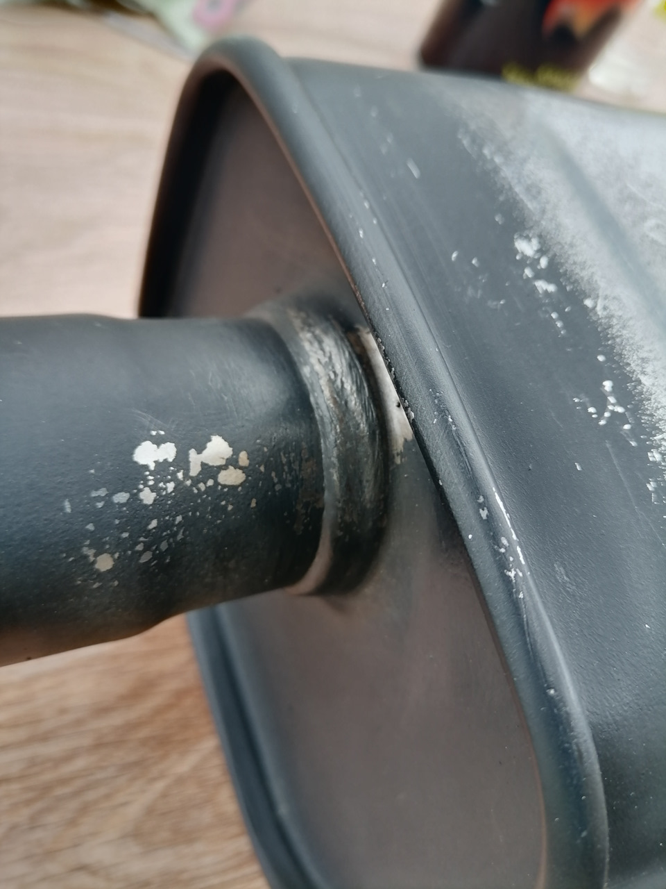 Небольшая ржа была на шве — Chevrolet Niva (1G)