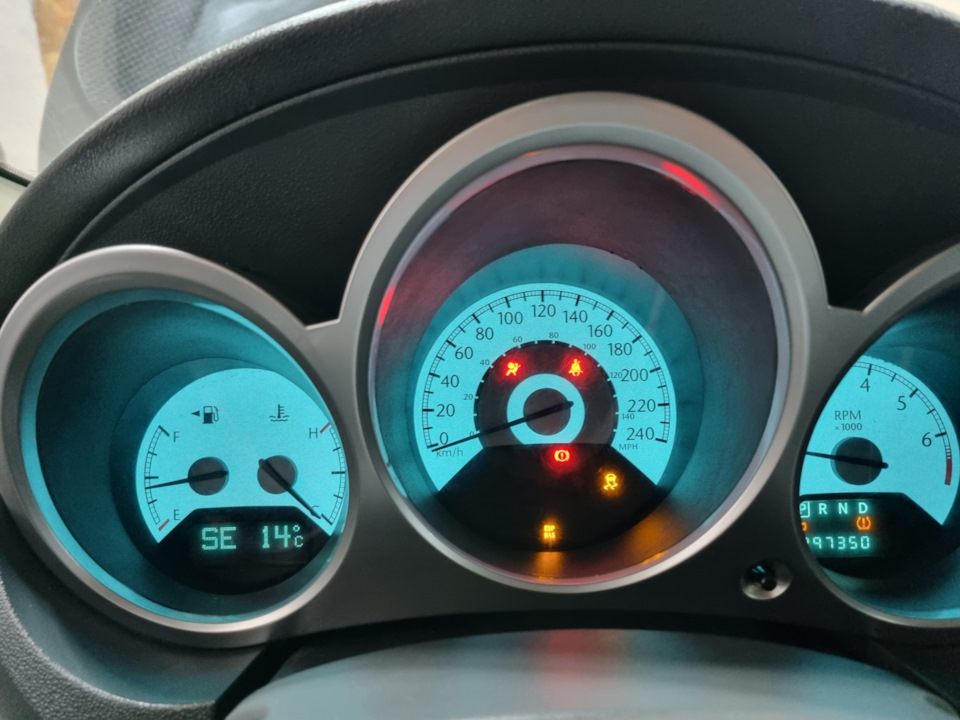 Не понятная гирлянда на приборной панели — DRIVE2