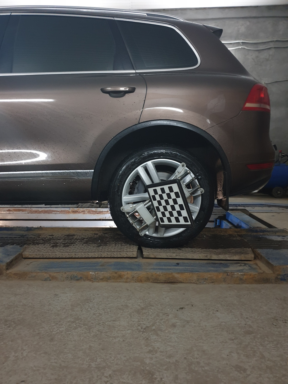 Не выставляется развал схождение — Volkswagen Touareg (2G), 3 л, 2011 ...