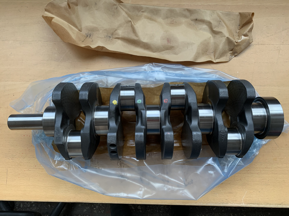 8423. 4. коленваал хундай таракан 2. 4. Hyundai terracan коленвал.