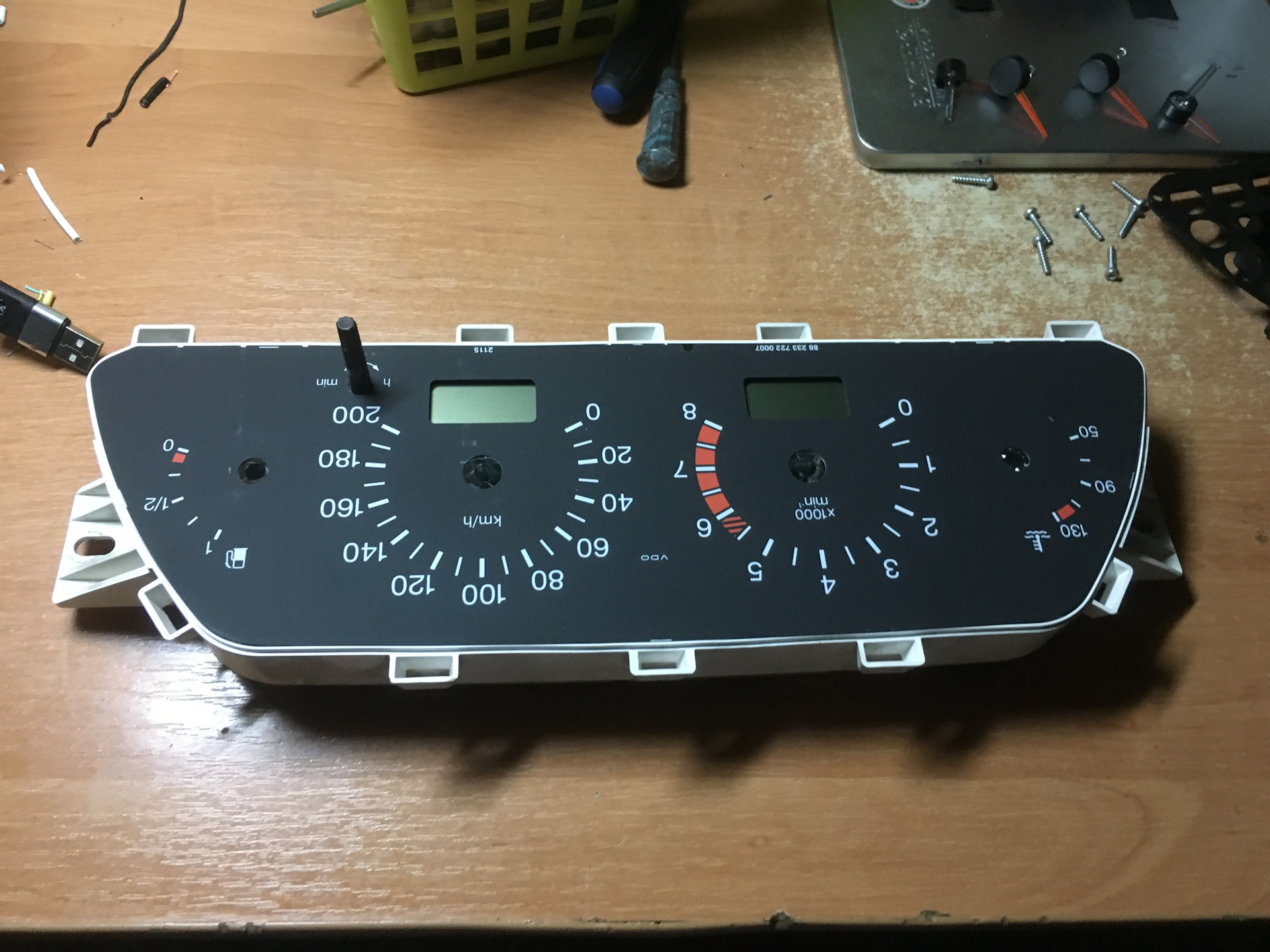 Подсветка приборной панели или как дурная голова рукам покоя не даёт ...