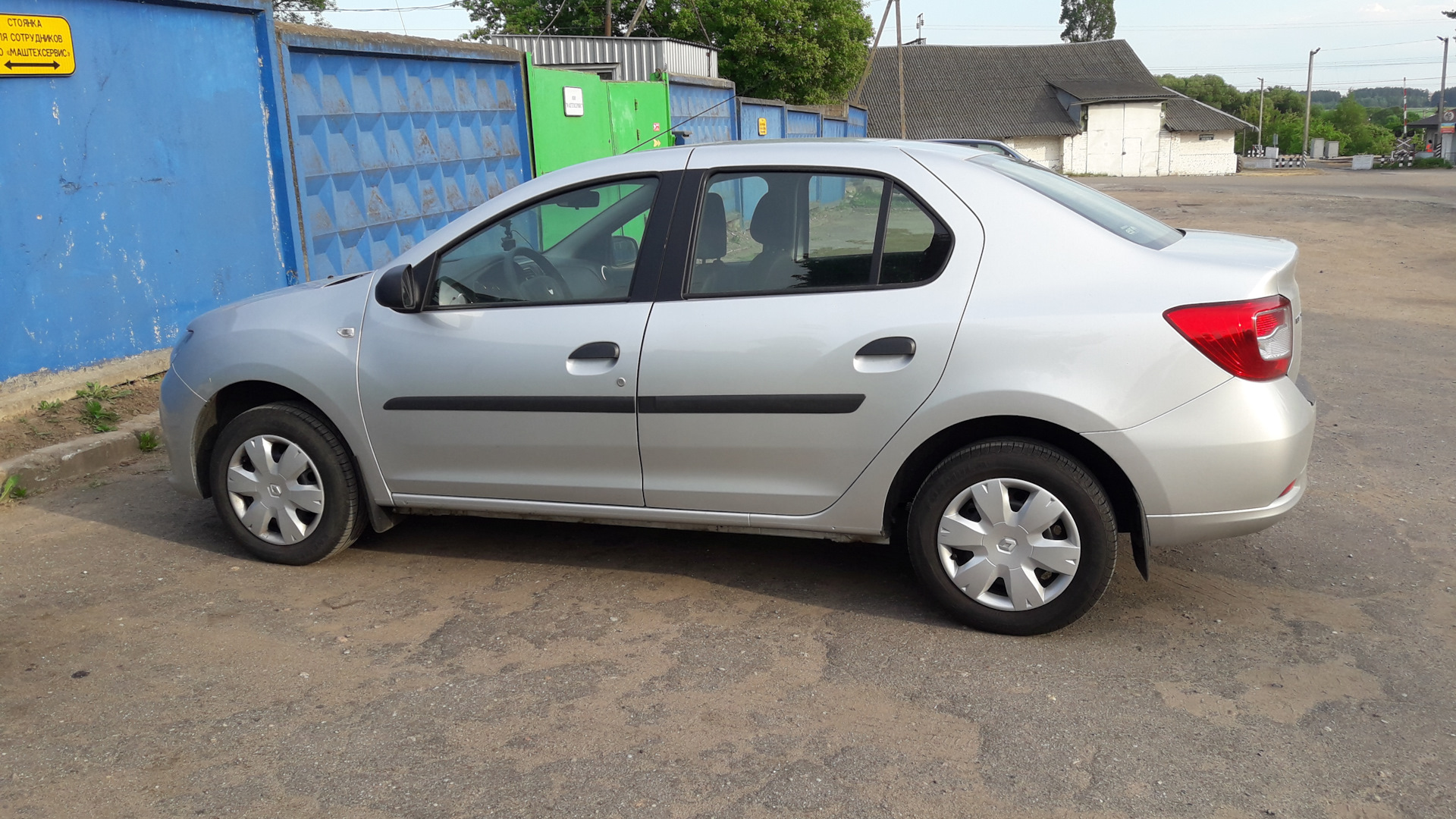 Renault Logan (2G) 1.6 бензиновый 2016 | Серая платина на DRIVE2