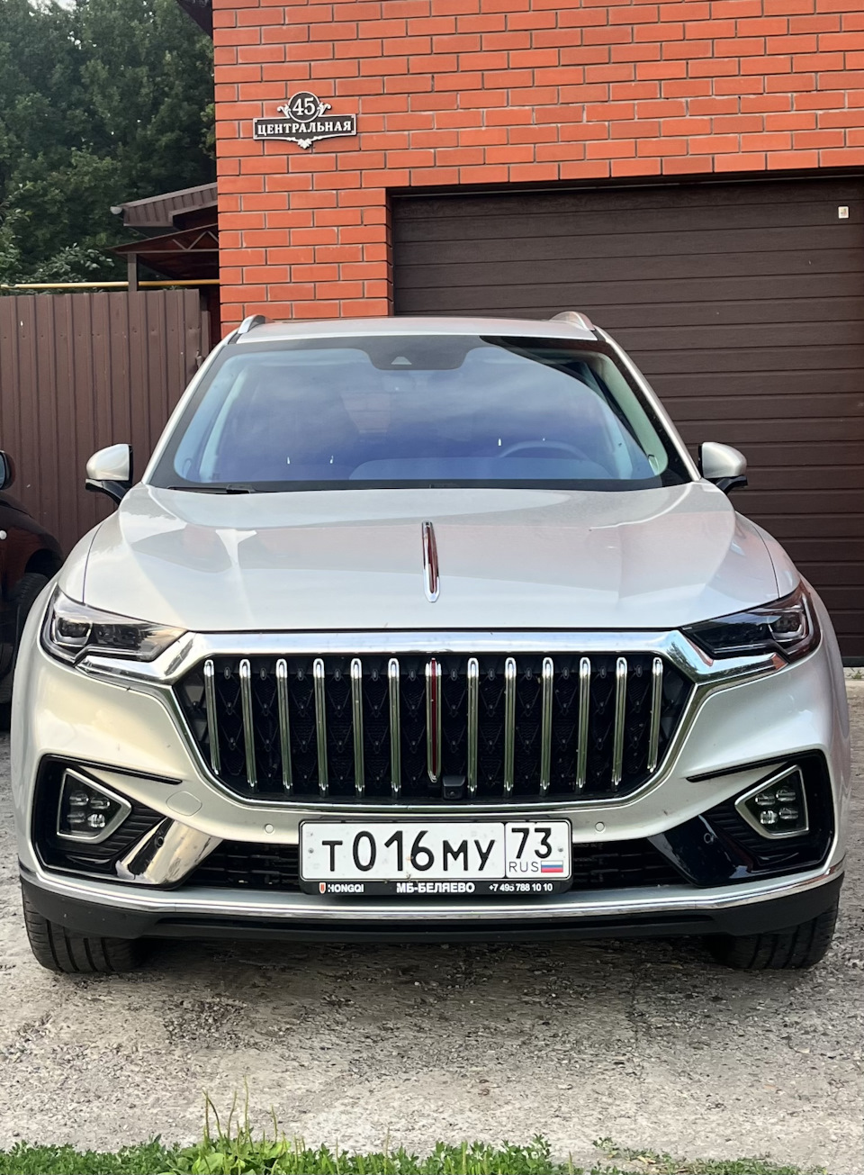 Фото в бортжурнале Hongqi HS5