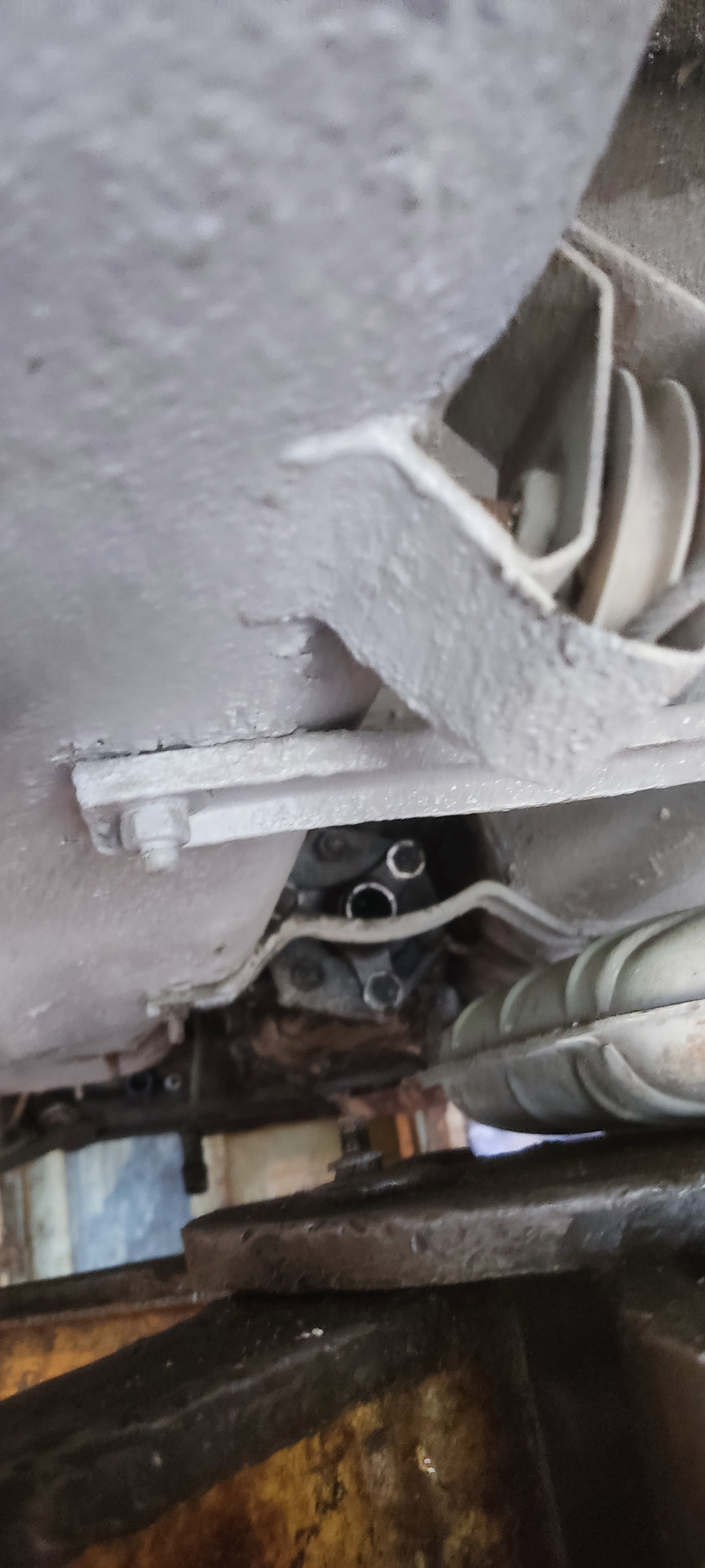 Поломка направляющей выжимного подшипника. — Lada 2103, 1,5 л, 1979 ...