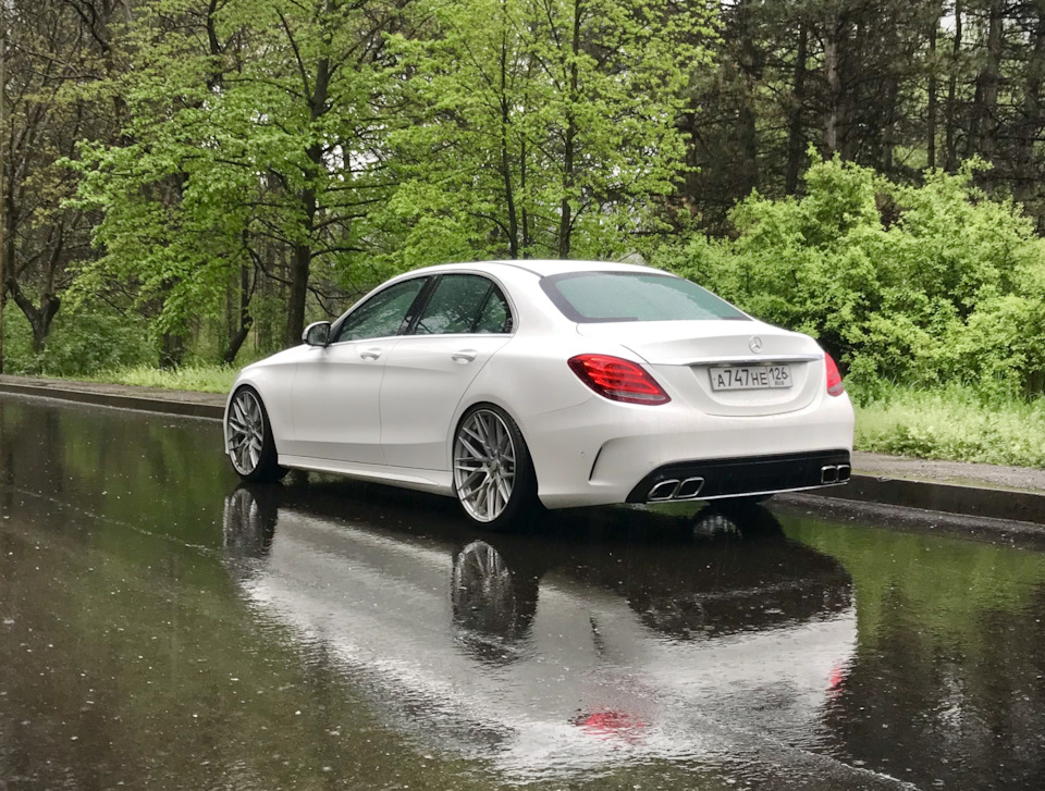 Mercedes Benz w205 AMG белая