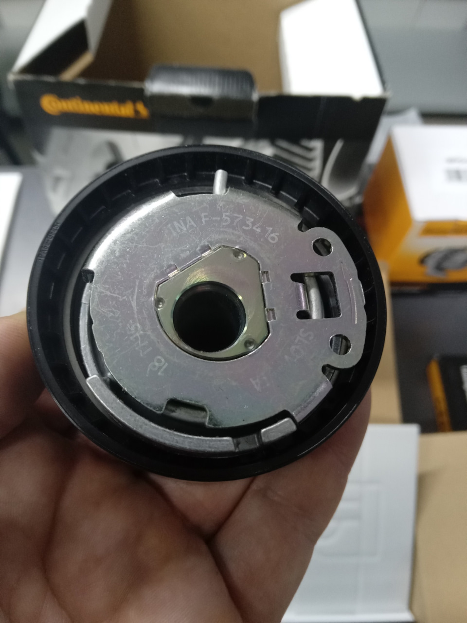 Замена ГРМ Continental + натяжной ролик и ремень генератора — Lada ...