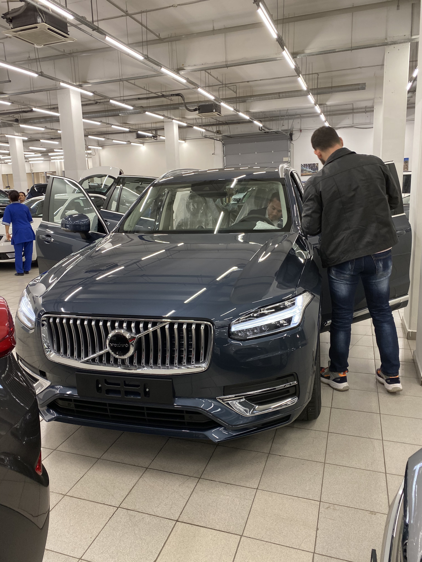 Доводчики дверей — Volvo XC90 (2G), 2 л, 2019 года | покупка машины | DRIVE2