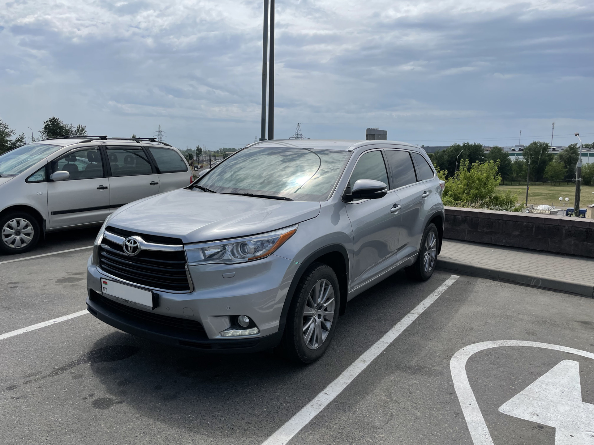 Toyota Highlander xu50