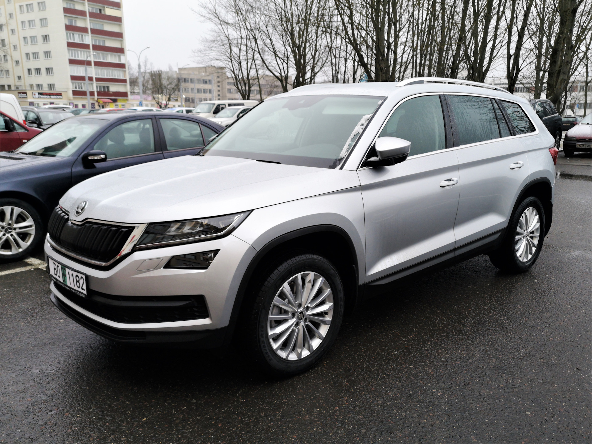 Шкода кодиак размер шин. Mitykas r17 Skoda Kodiaq. Диски Шкода Кодиак 17. Шкода Кодиак r20. Ratikon r17 Skoda Kodiaq.