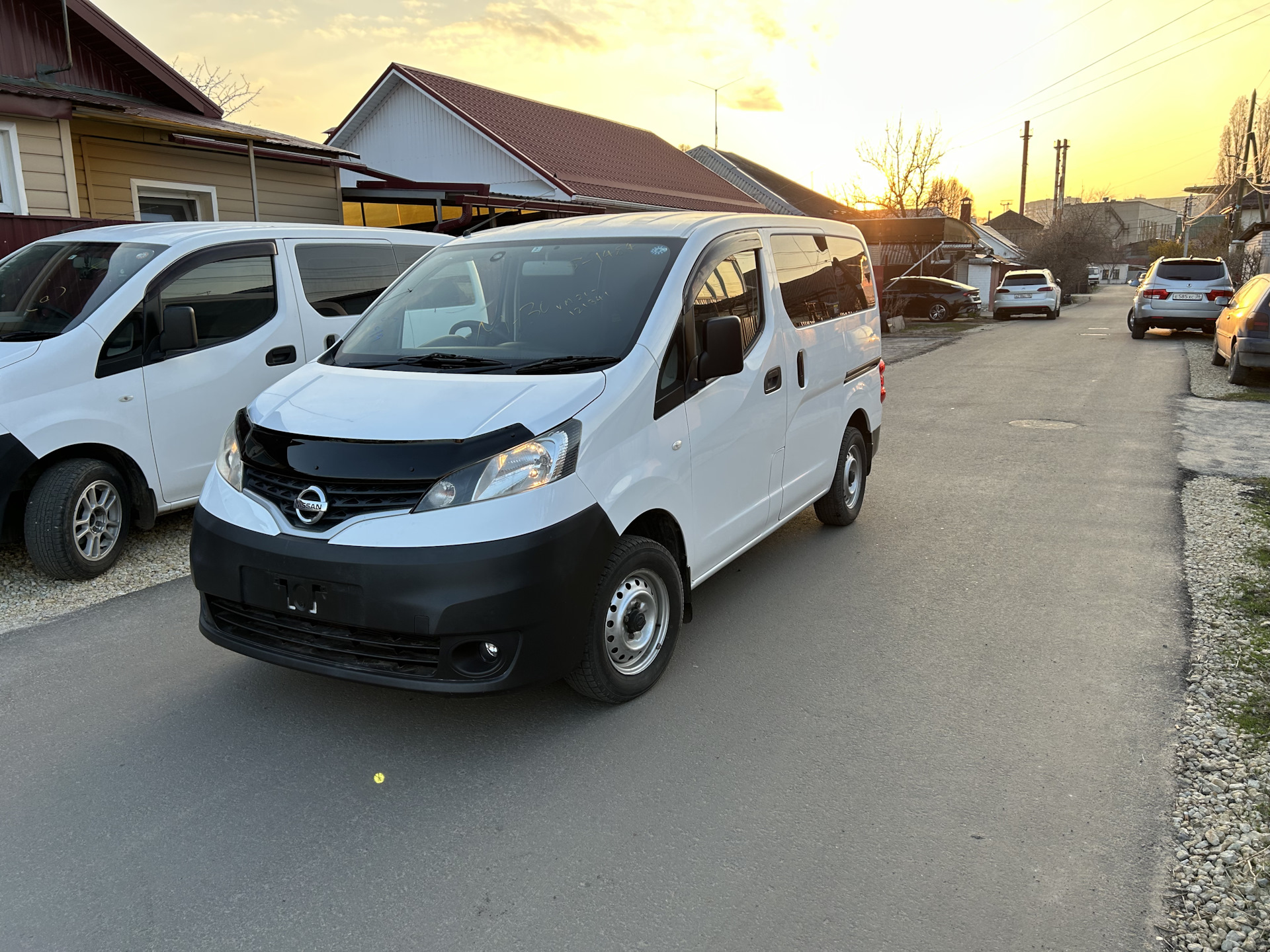 Бампер Купить Ниссан Нв 200