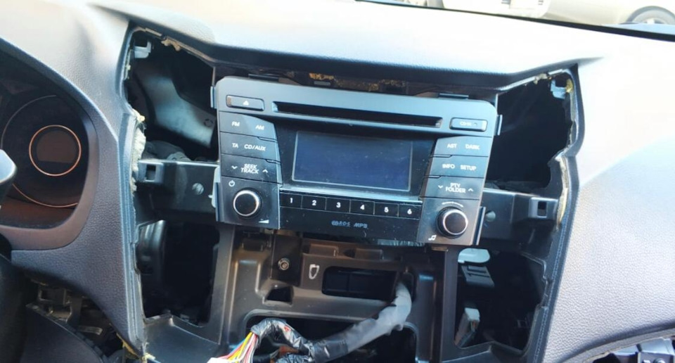 Установка магнитолы 4,3 дюйма и камеры заднего хода — Hyundai i40, 2 л ...