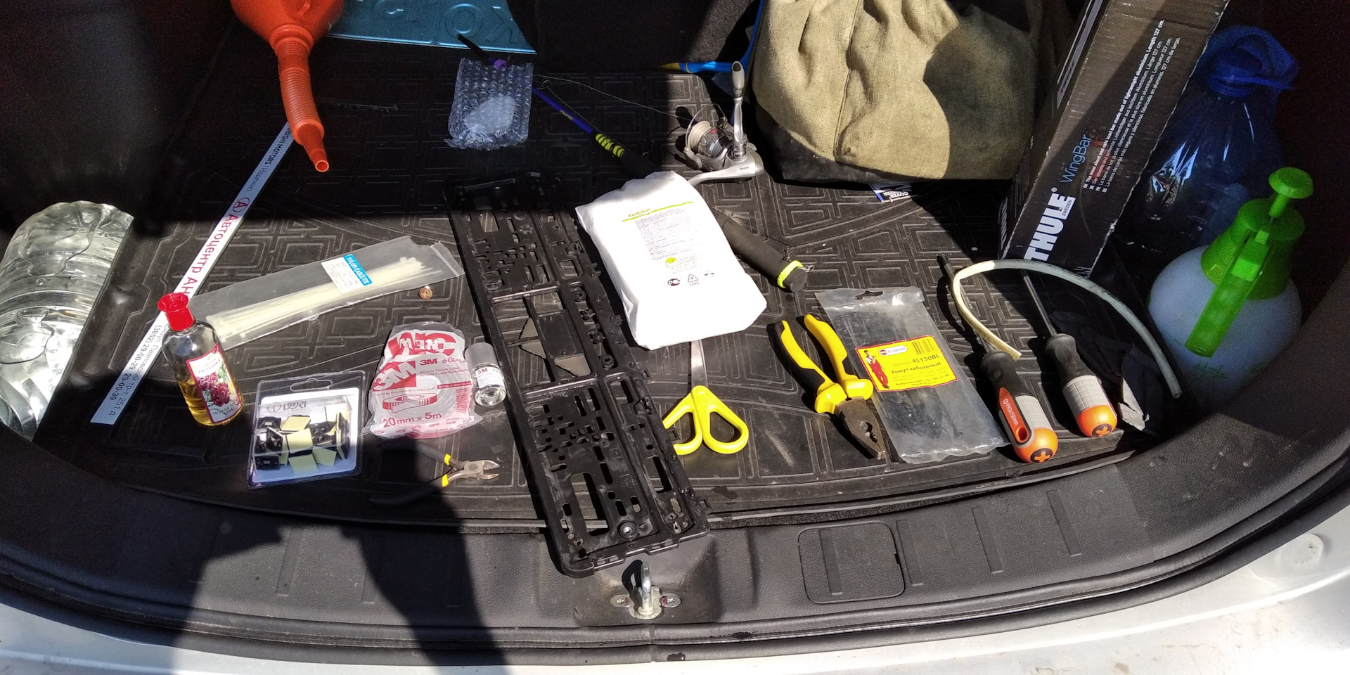 Теперь номер не гремит при закрытии багажника — Mitsubishi Outlander ...