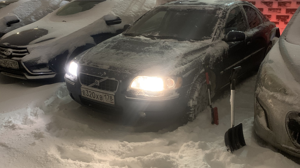 Падают обороты при торможении — Volvo S60 (1G), 2,4 л, 2005 года ...