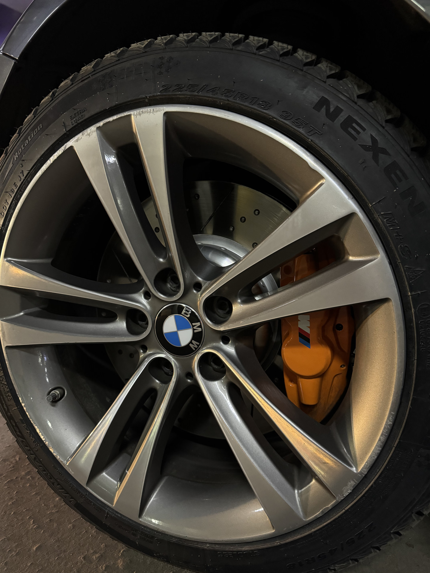 Накладки на распорок, магниты для номеров — BMW 3 series (F30), 2 л ...