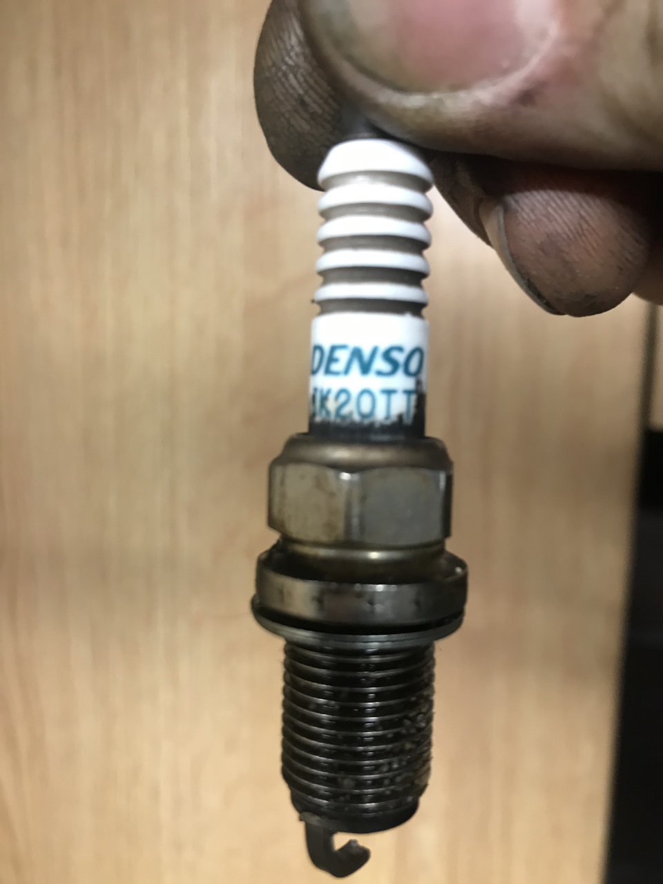 Лопнул изолятор свечи — Lexus IS, 2 л, 2002 года | визит на сервис | DRIVE2