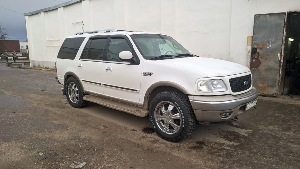 Фото в бортжурнале Ford Expedition (1G)