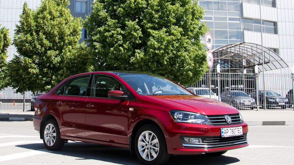 Volkswagen Polo Sedan das turbo auto