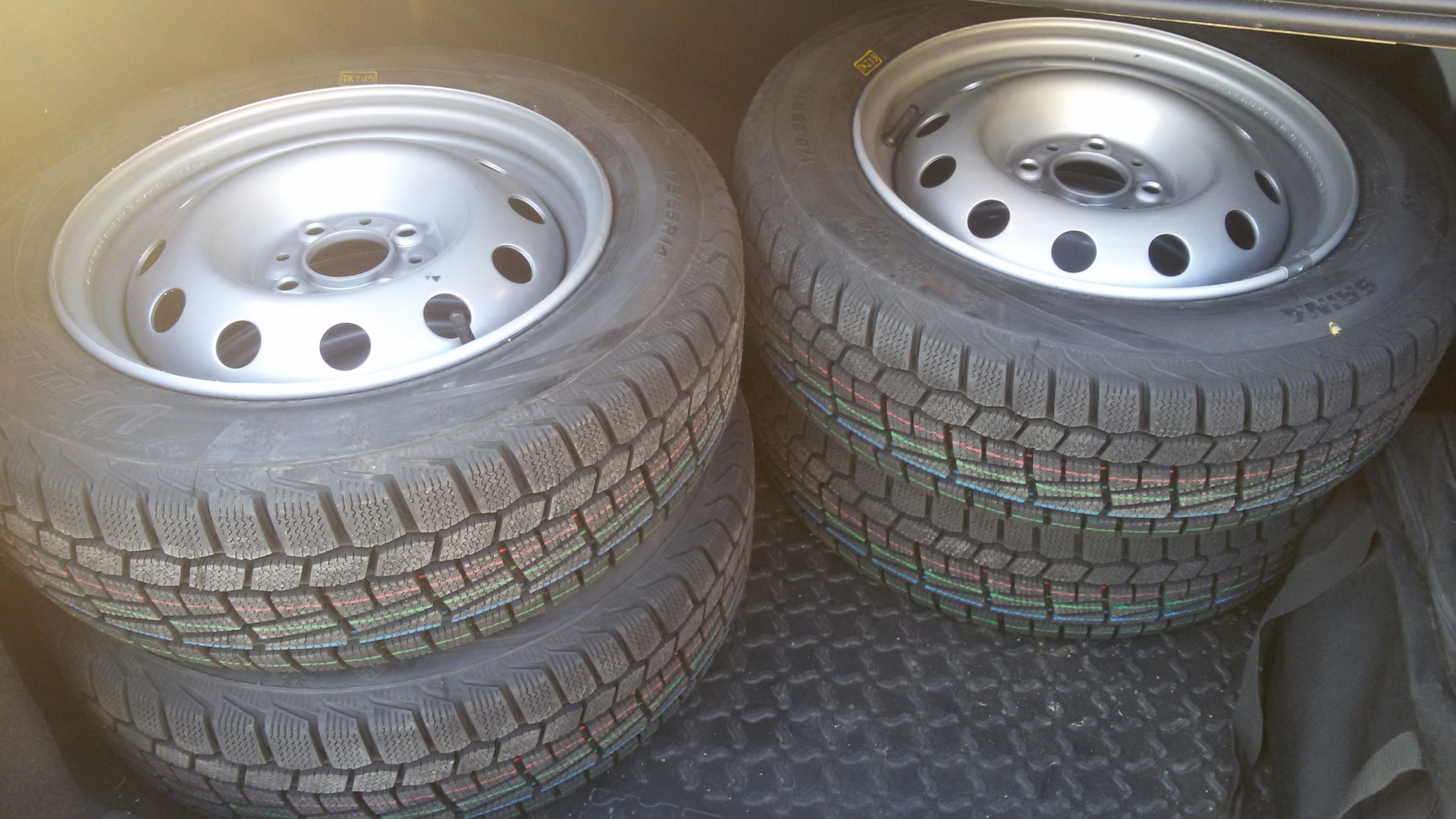 Шины r14c недорого. Колесный диск MW Eurodisk 14003 5.5xr14 4x98. Колесный диск Magnetto 14003 5.5xr14 4x98 et35 dia58.6. Magnetto 14003 5.5xr14 4x98 et35 dia58.6. MW Eurodisk 14003 5.5xr14 4x98 et35 dia58.6.