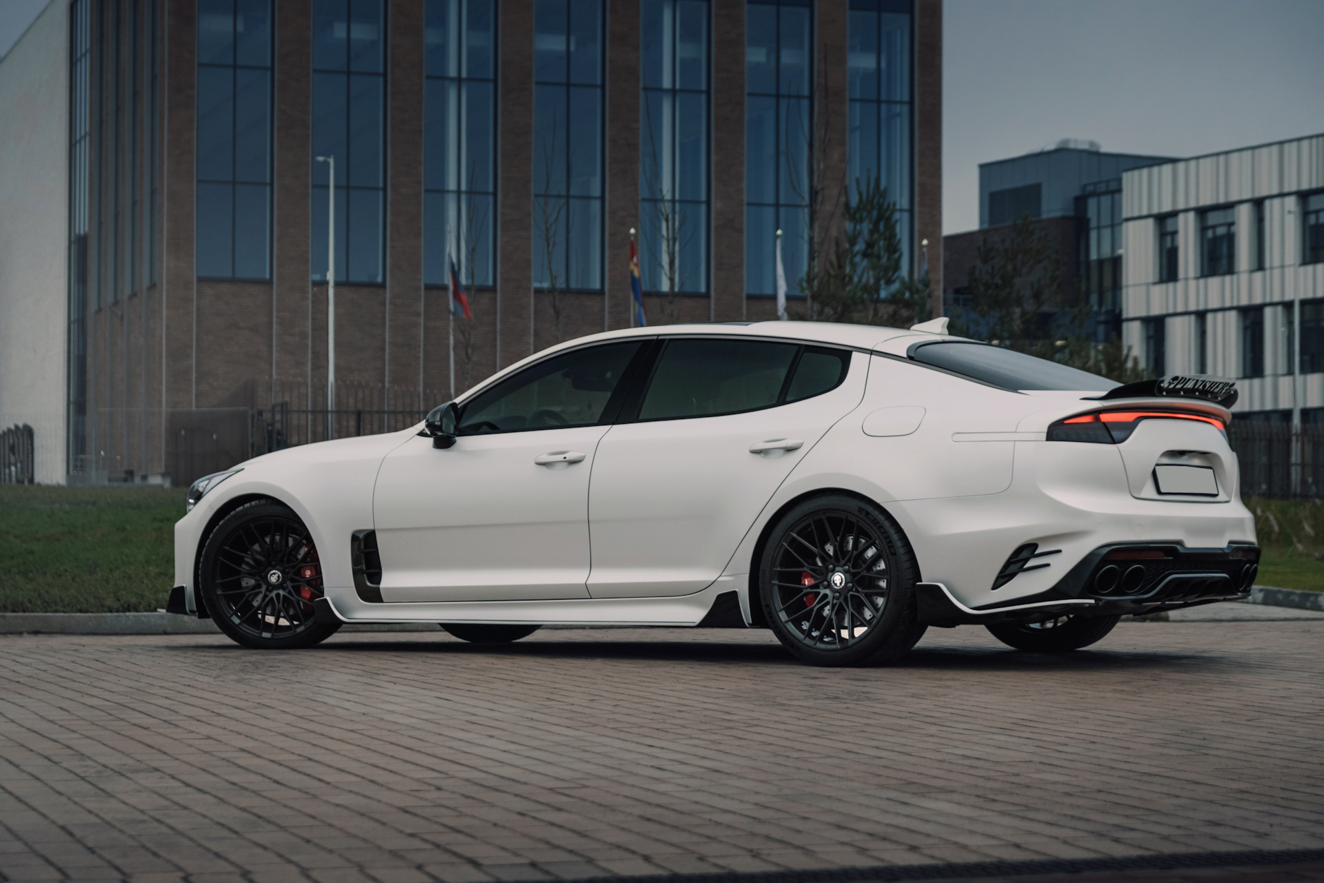 Kia Stinger drive2