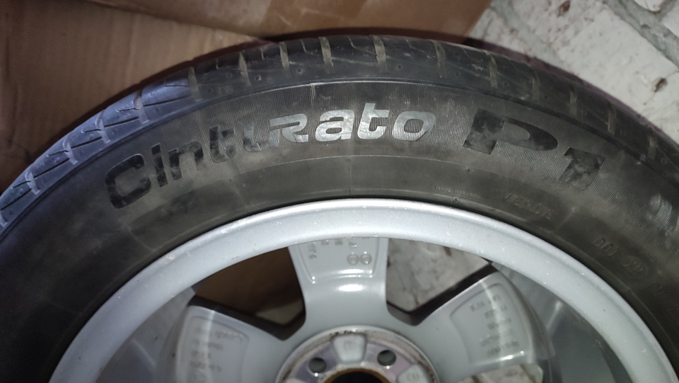 Шины летние Pirelli 195/55 R15, литые диски VAG 6Jx15 ET38 5x100 на ...