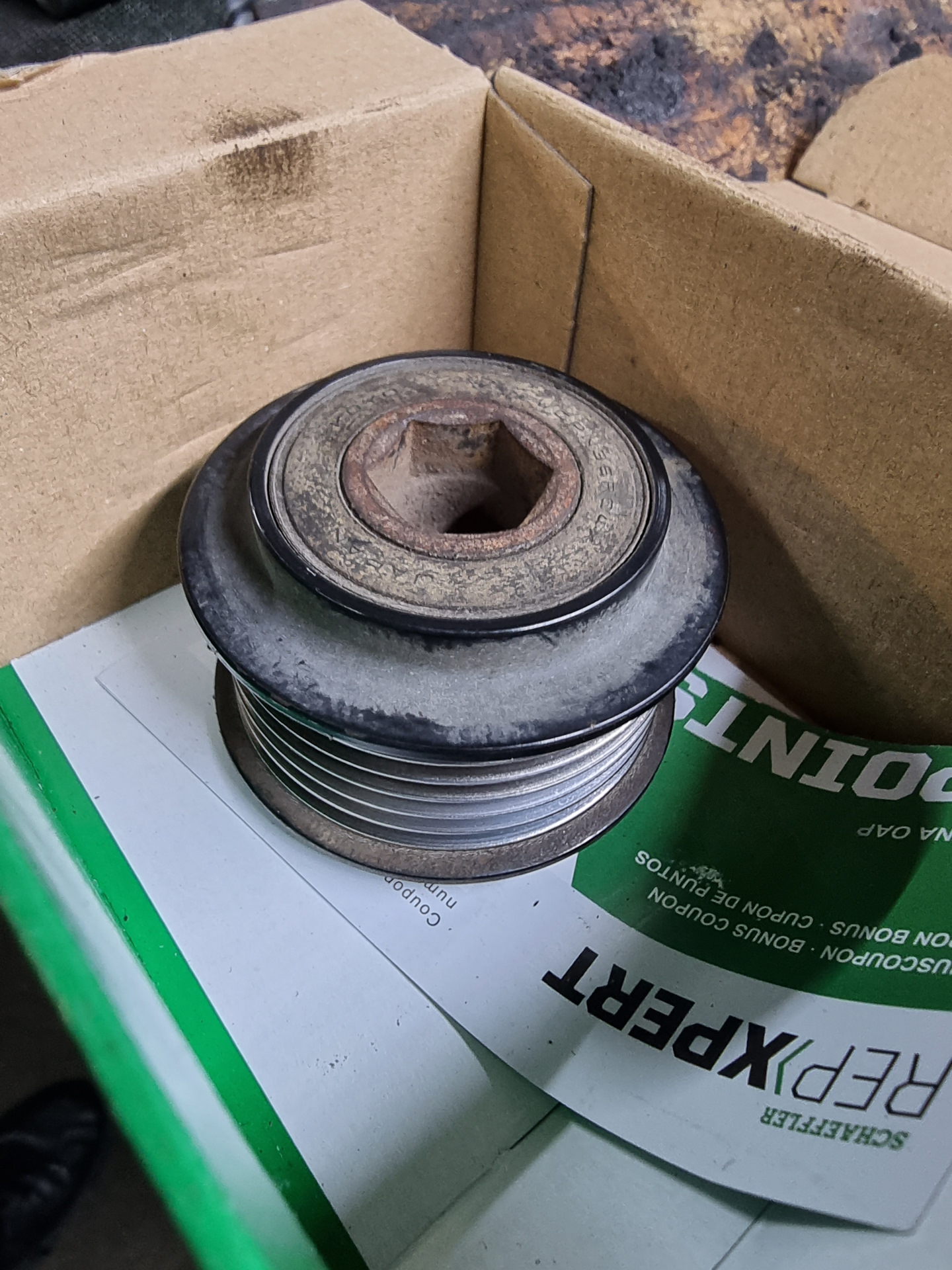 Замена обгонной муфты генератора — Hyundai Santa Fe (2G), 2,2 л, 2010 ...