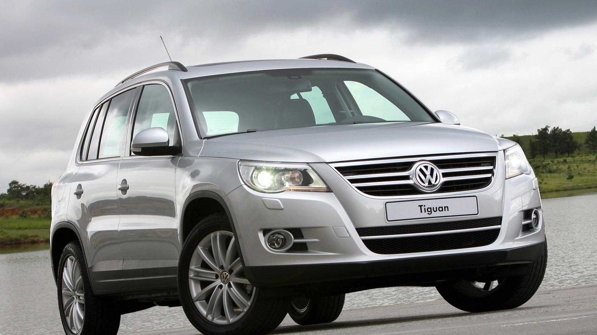 Volkswagen Tiguan 2009 РѕР±РѕРё