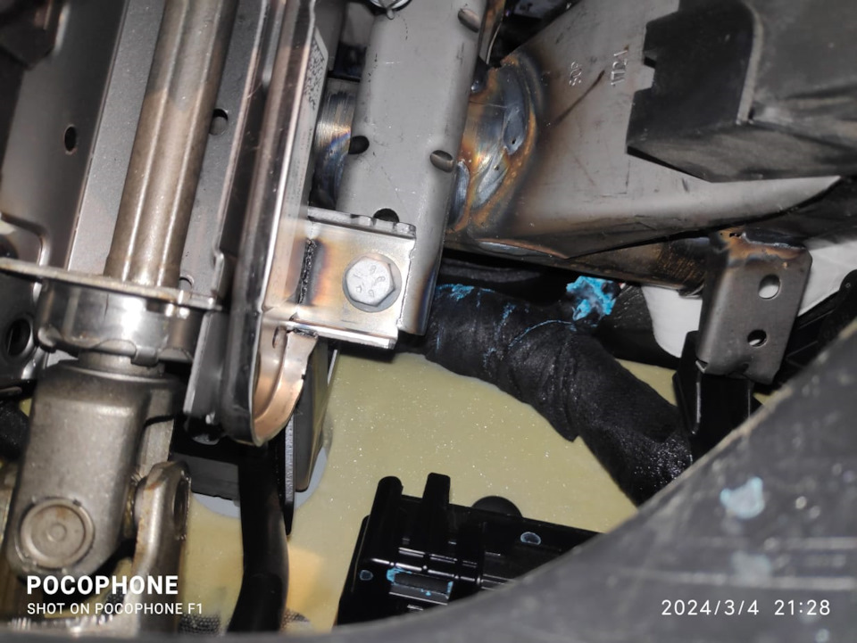 Ремонт трубки заднего омывателя стекла — Volkswagen Tiguan (2G), 2 л ...