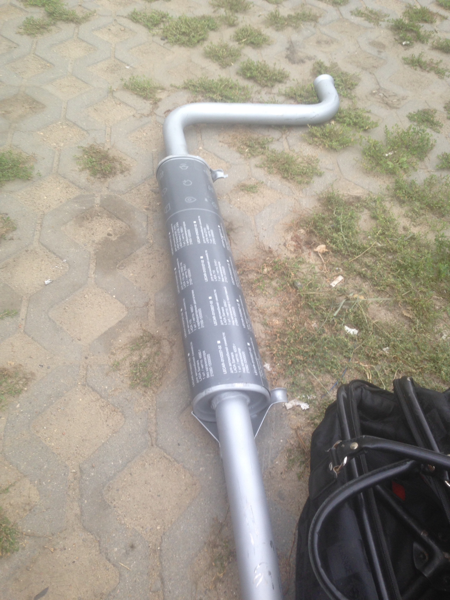 резонатор ваз 21124