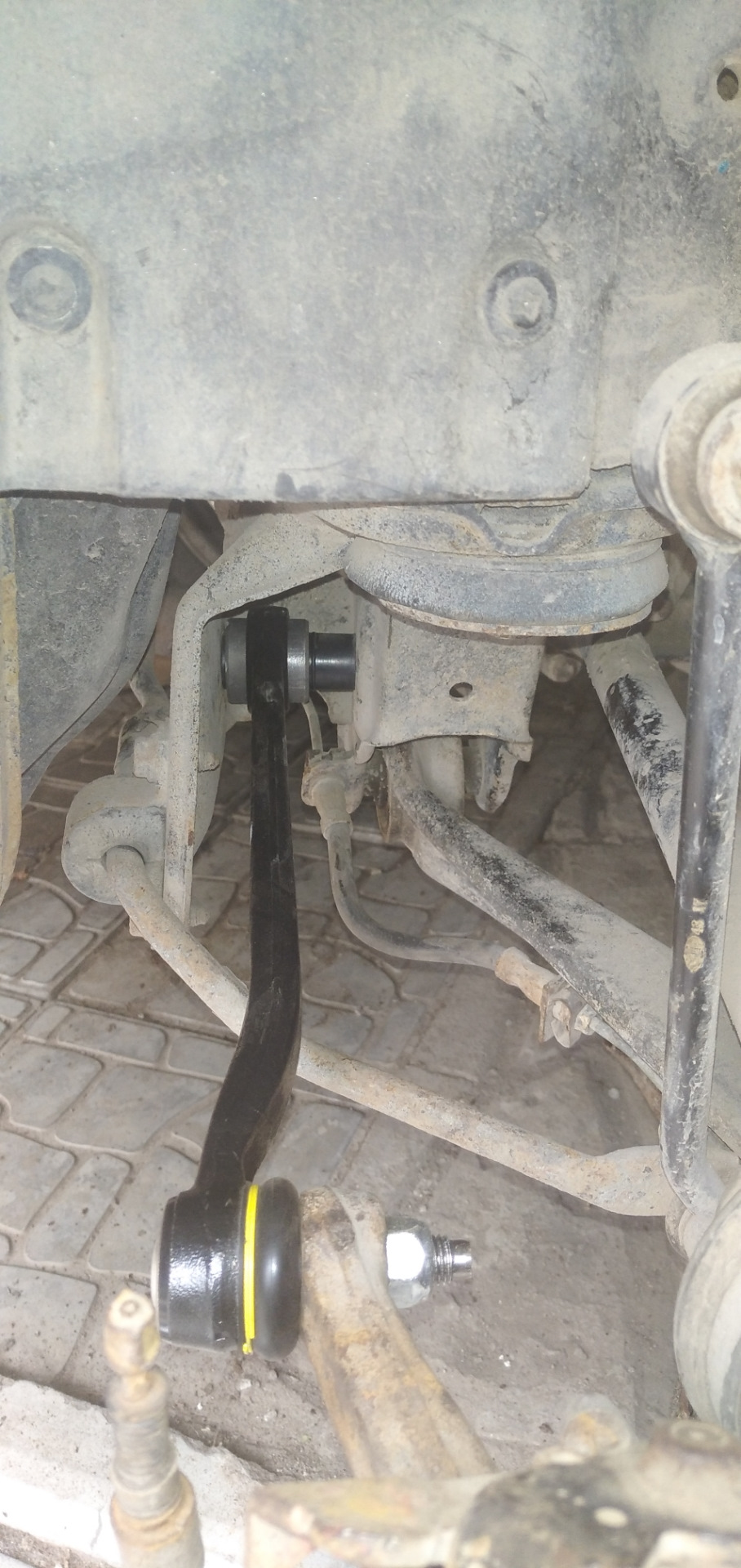 Замена задней развальной тяги Ауди 80 б4 кваттро — Audi 80 (B4), 2,8 л ...
