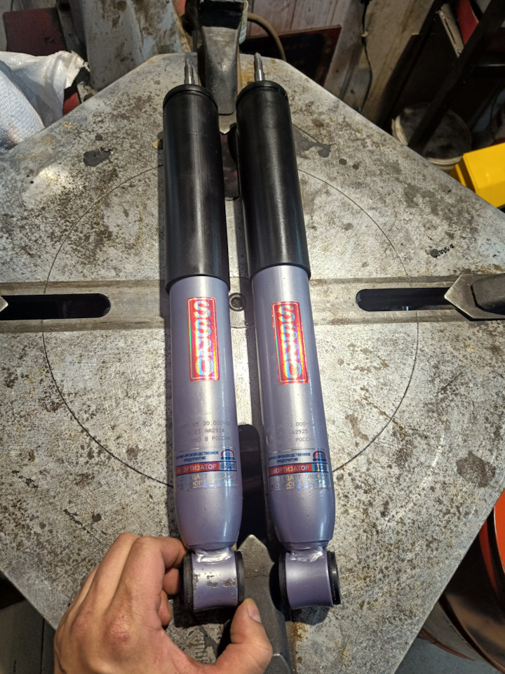 Передние амортизаторы патриот на УАЗ Patriot. Б/у | 5 000 ₽ в городе ...