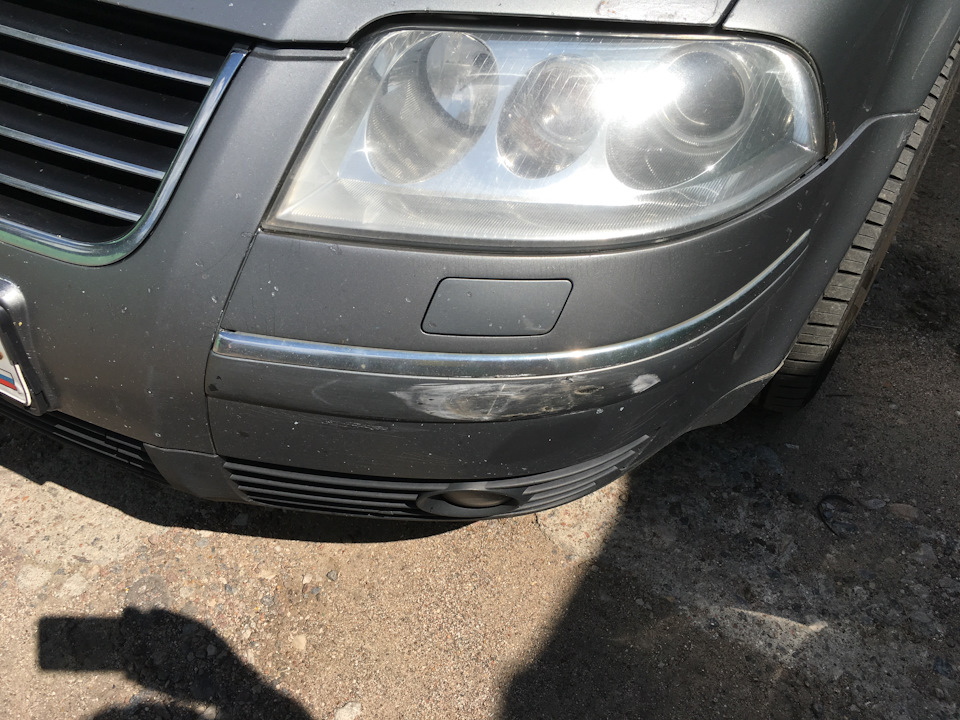 Немного печали, притерли на парковке у дома… — Volkswagen Passat B5, 2 ...