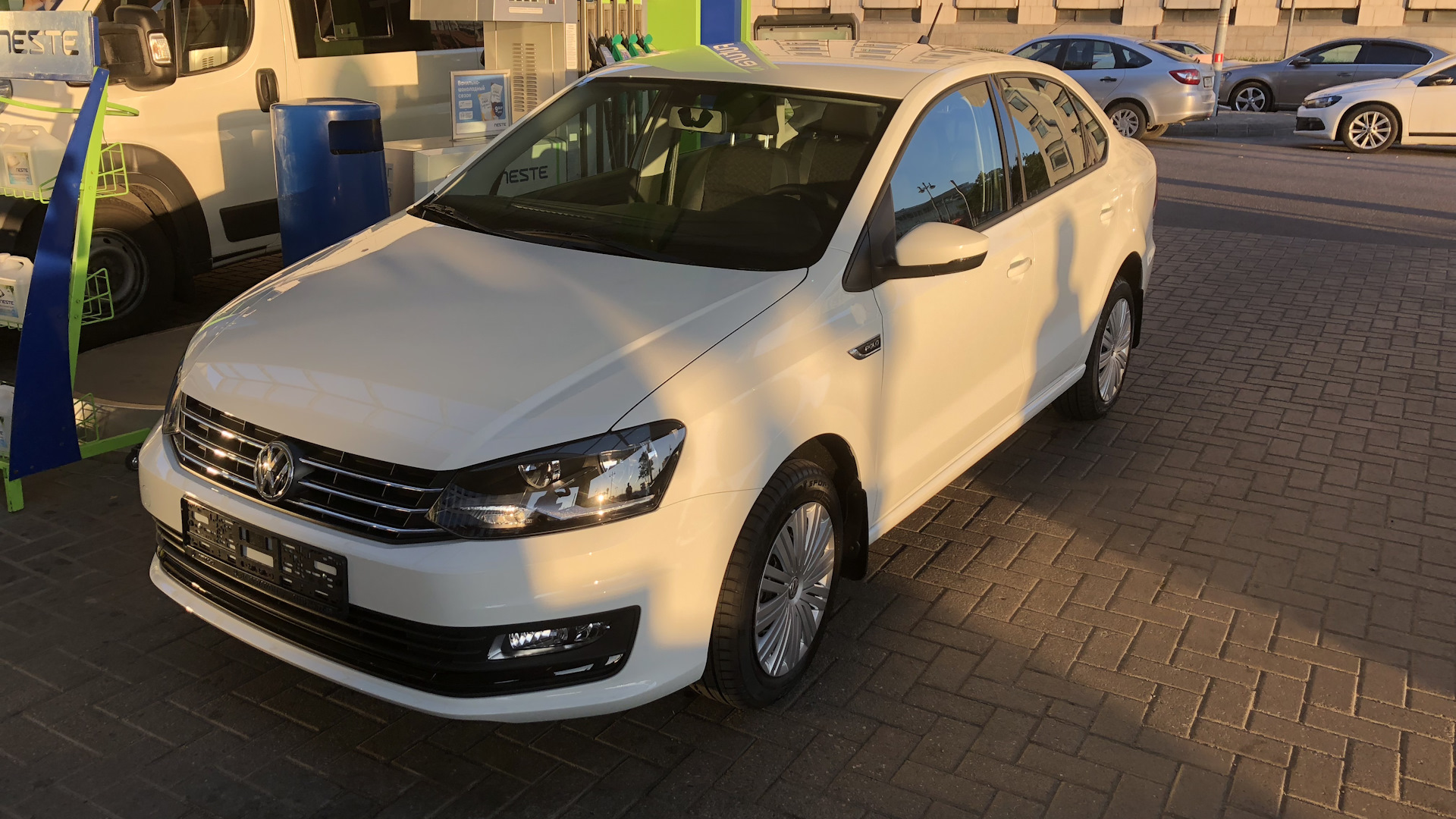 Volkswagen Polo Sedan 1.6 бензиновый 2018 | Белый Pure (0Q0Q) на DRIVE2