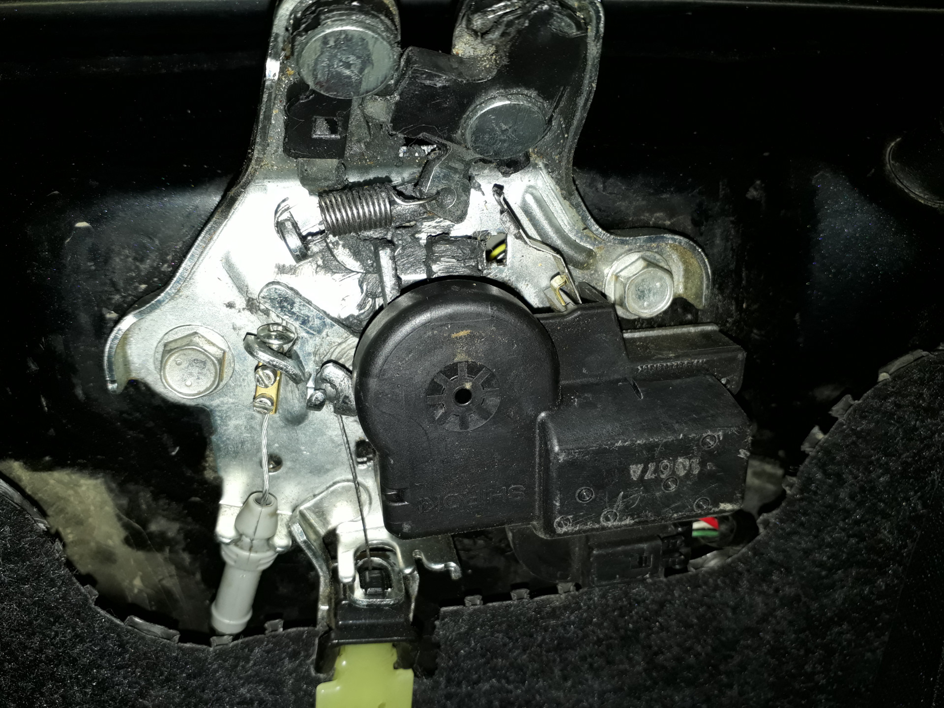 Кнопка открывания багажника Toyota Corolla E150. Финиш. — Toyota ...