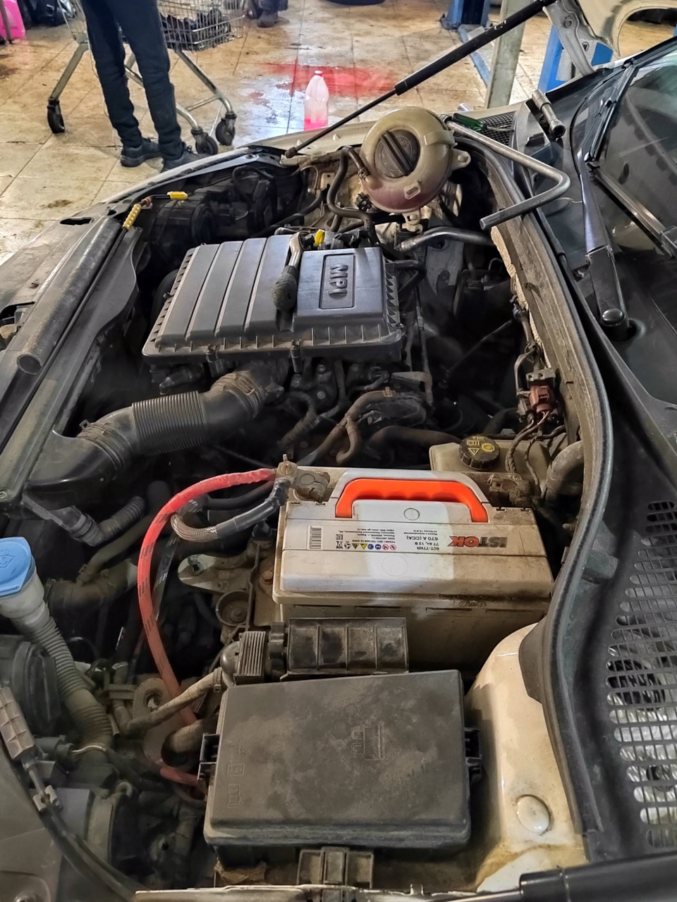 замена подушки — Skoda Octavia A7 Mk3, 1,6 л, 2014 года | визит на ...