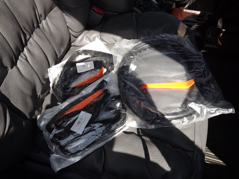 Резинка между стеклом и панелью. — Toyota Land Cruiser Prado 90-series ...