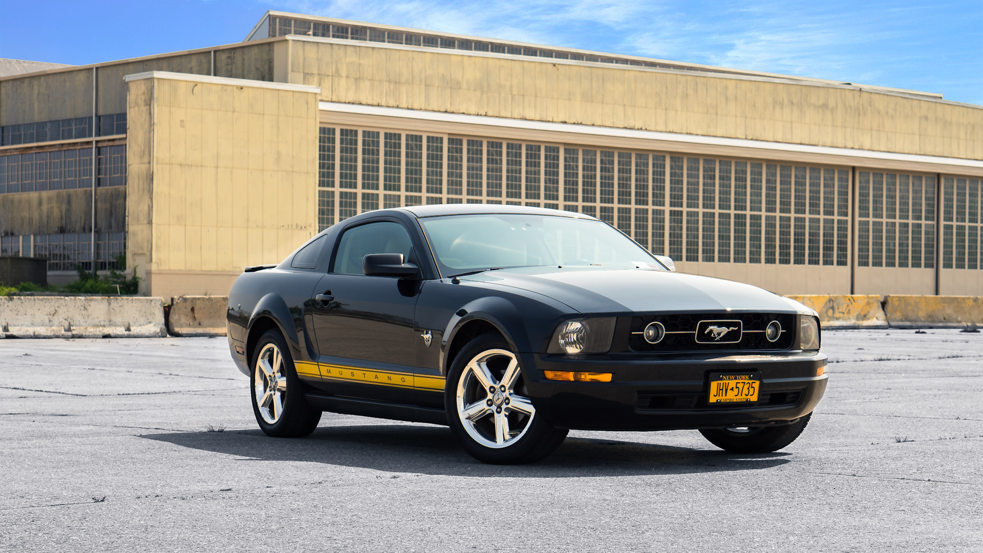 Ford Mustang (5G) 4.0 бензиновый 2009 | ⋐ B L A C K B E T T Y ⋑ на DRIVE2