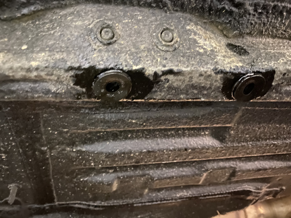 Заглушки в пороги и лонжероны — Toyota Camry (XV40), 3,5 л, 2006 года ...