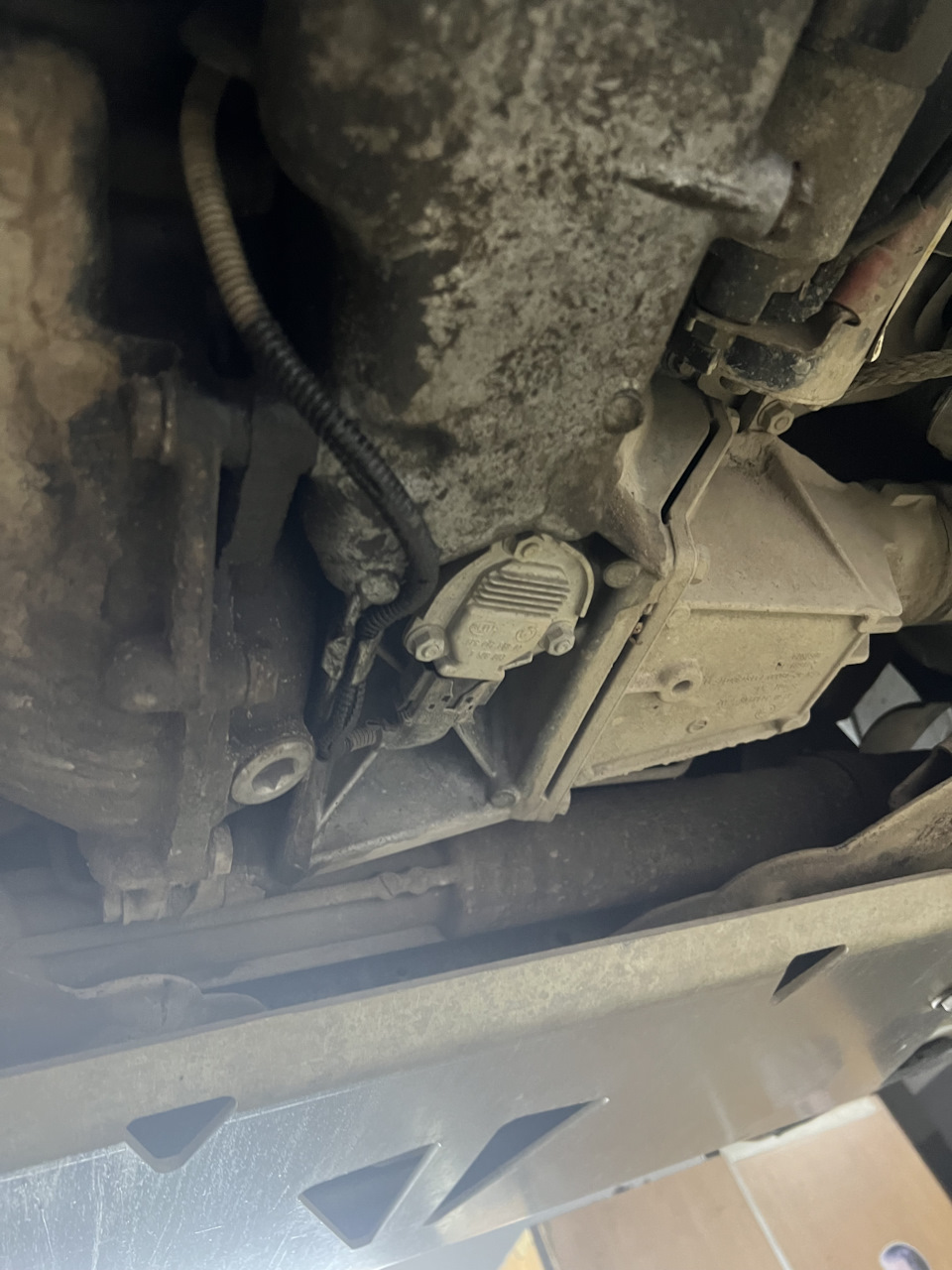 Замена датчика уровня (старения) масла — BMW X3 (E83), 2 л, 2008 года ...