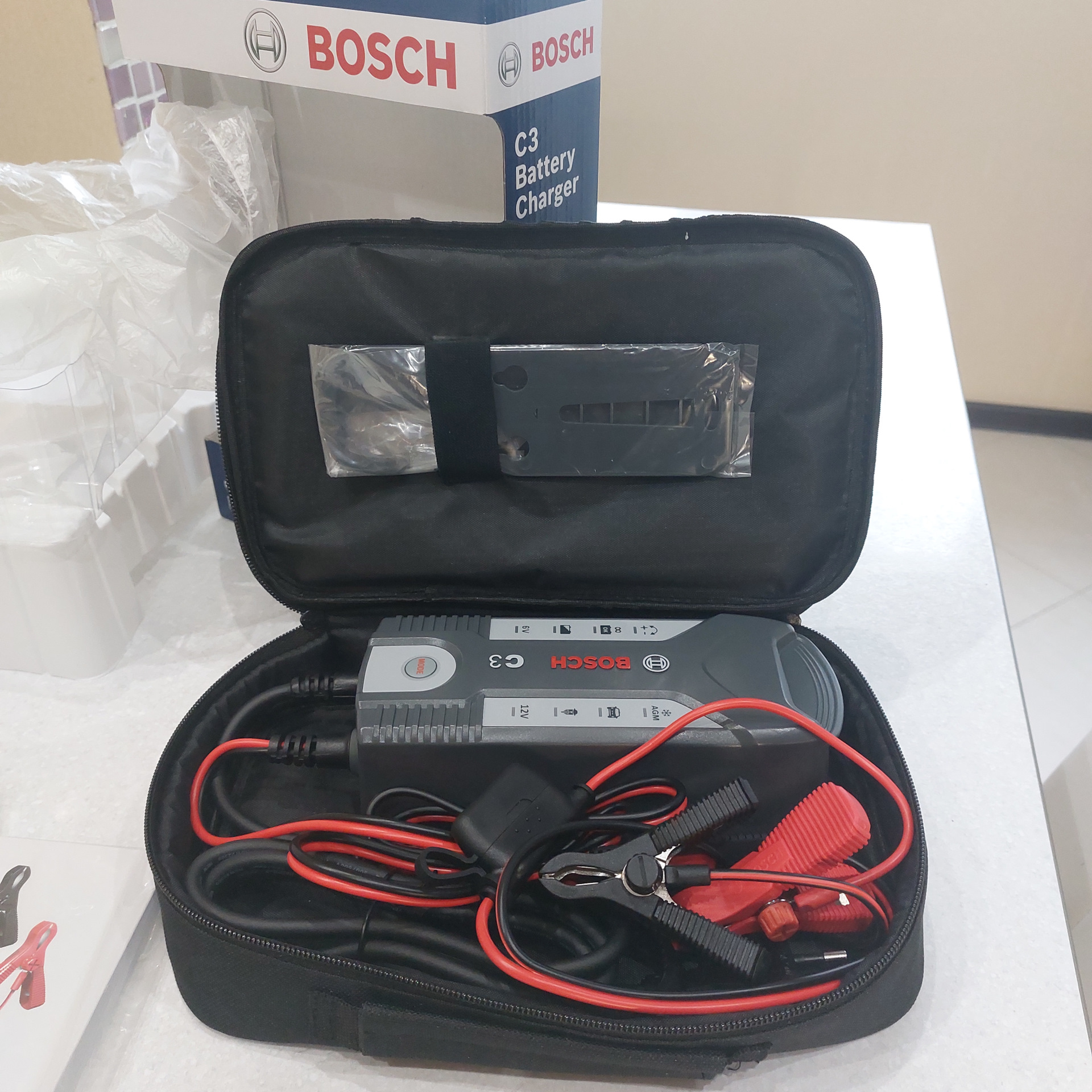 Зарядное устройство BOSCH С3 018999903M — Mitsubishi Outlander (3G), 2 ...