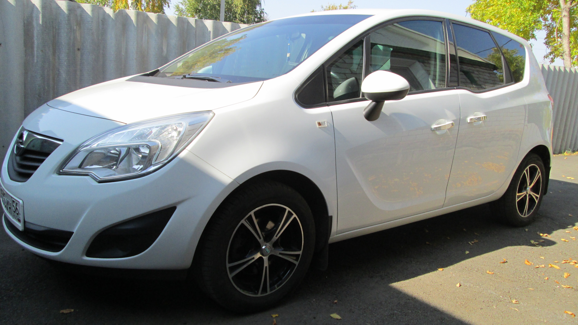 Opel Meriva (B) 1.4 бензиновый 2011 | БЕЛЫЙ ВЭН на DRIVE2