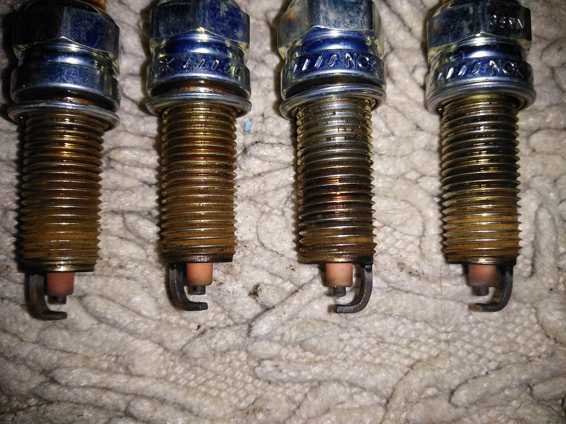 4 свечи зажигания. нгк свеча хундай солярис 2018г. свечи хендай солярис. хендай солярис 2019 свечи зажигания. хендай солярис через сколько менять свечи.