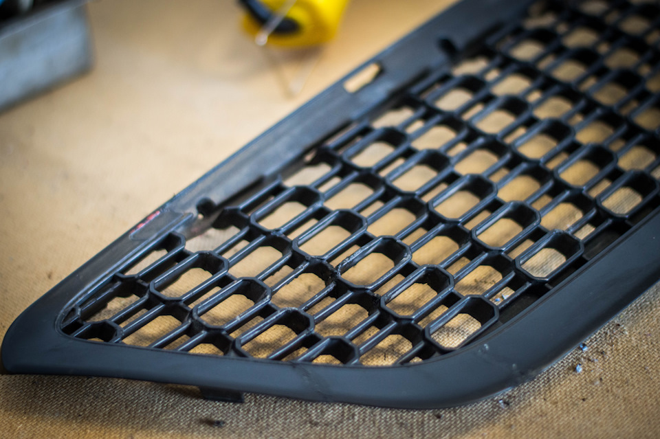 кованые решетки нейбута 10а. сломана решетка. сломана решетка. фьюжн отломана решетка. тюремная клетка.